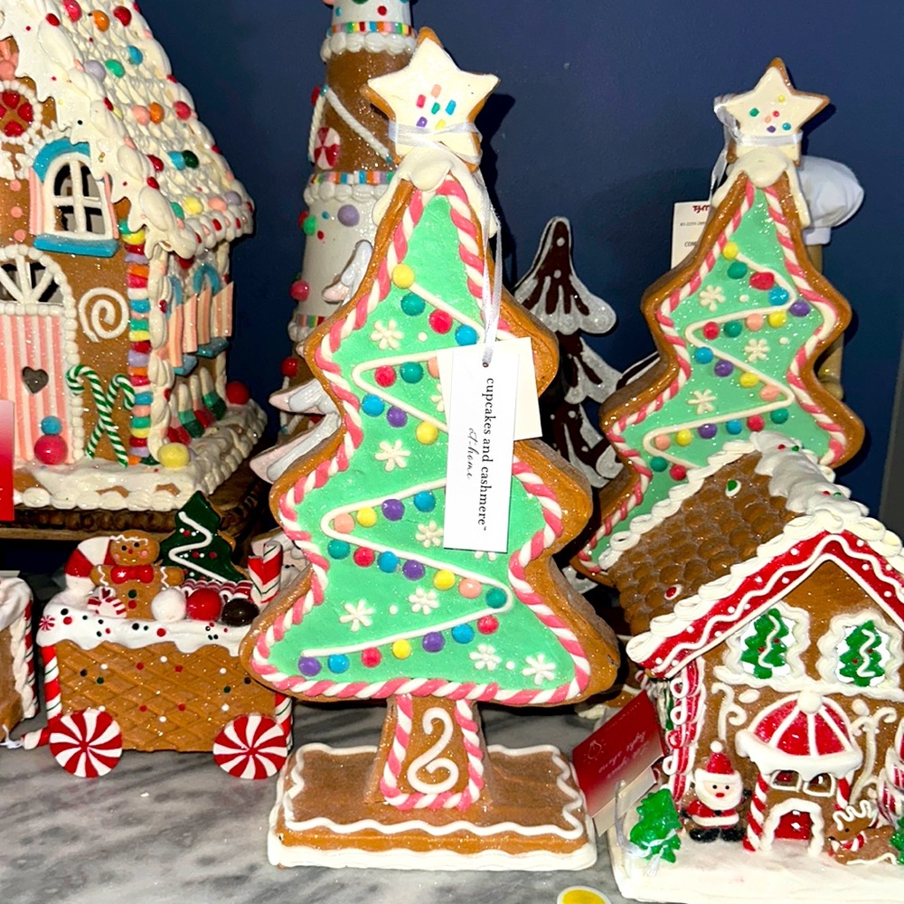 Holiday gingerbread cookie Christmas tree 17”